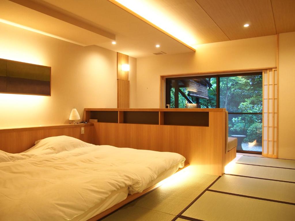 Yoshimatsu Booking}