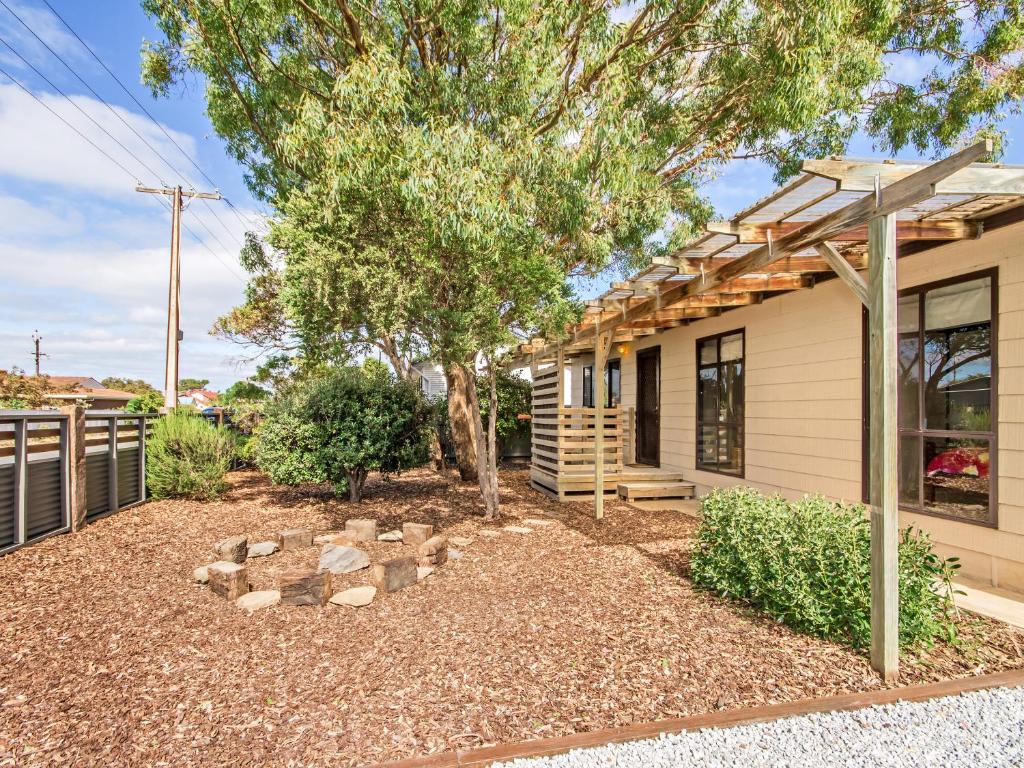 Sea Devine Port Willunga C21 SouthCoast Holidays, Port Willunga