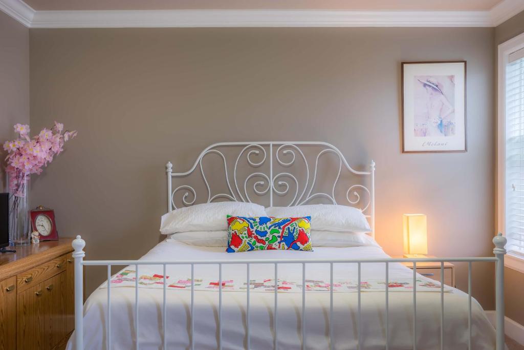 Vancouver Yuelai Guesthouse - 