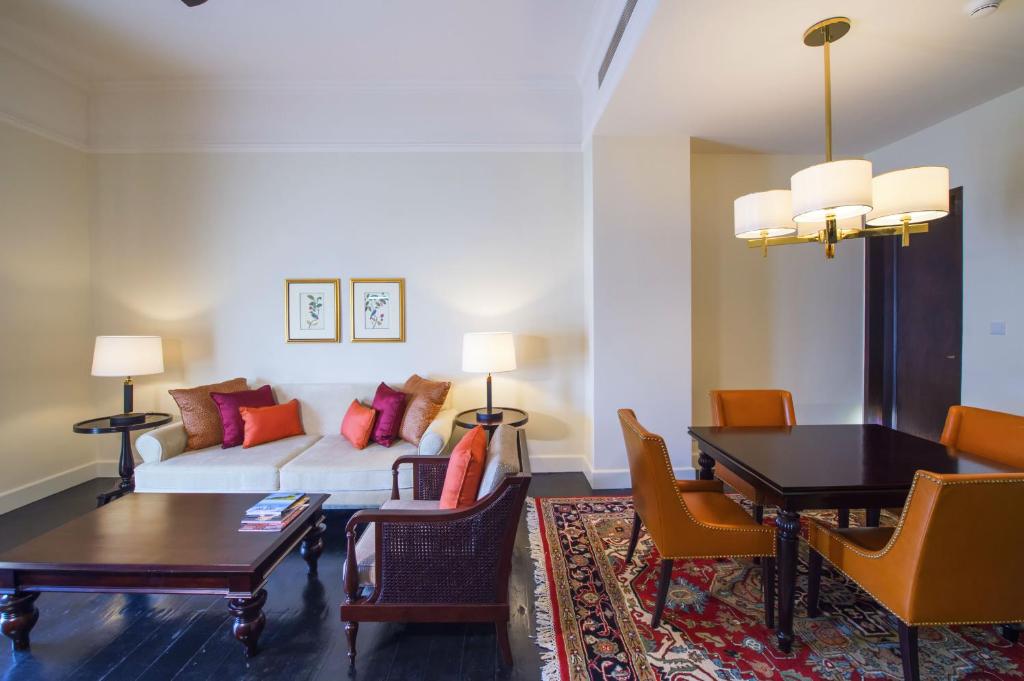 Posezení v ubytování Galle Face Hotel