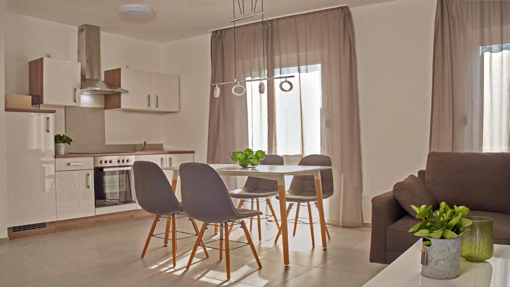 Kuchyň nebo kuchyňský kout v ubytování City Hotel ApartW3 - kostenlos parken