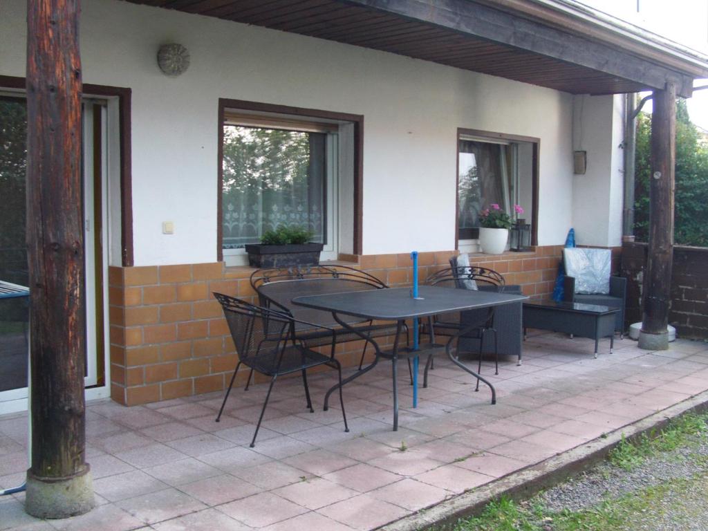 Patio nebo venkovní prostory v ubytování Ferienwohnung Mörlenbach