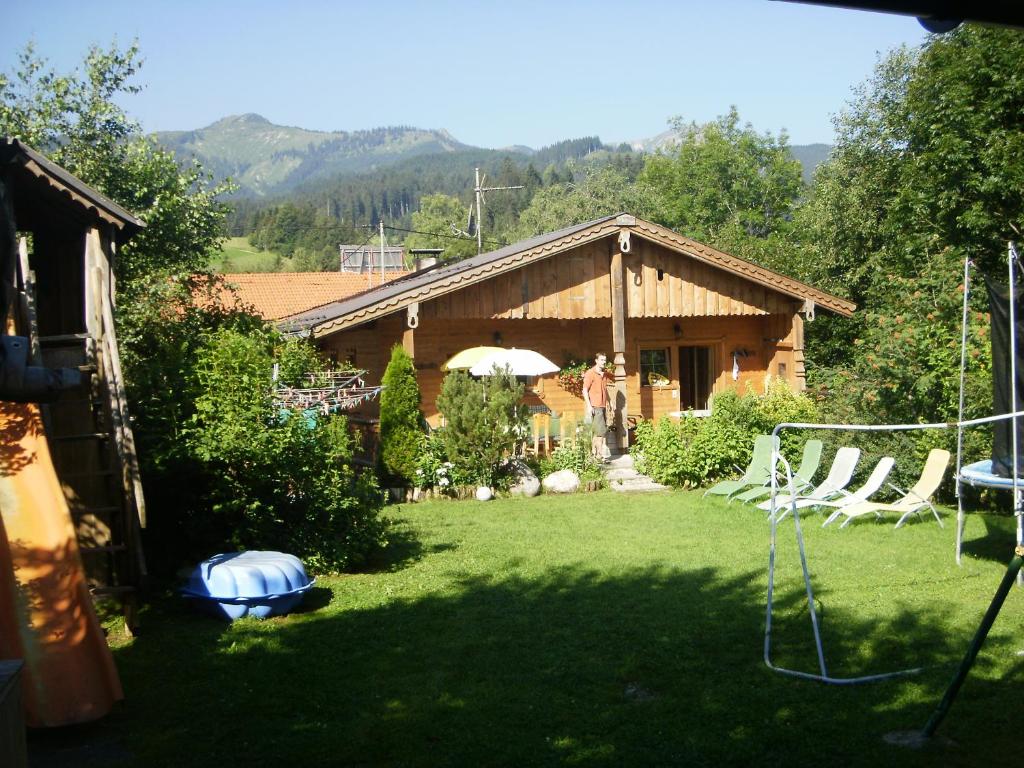A general mountain view or a mountain view taken from Az apartmant