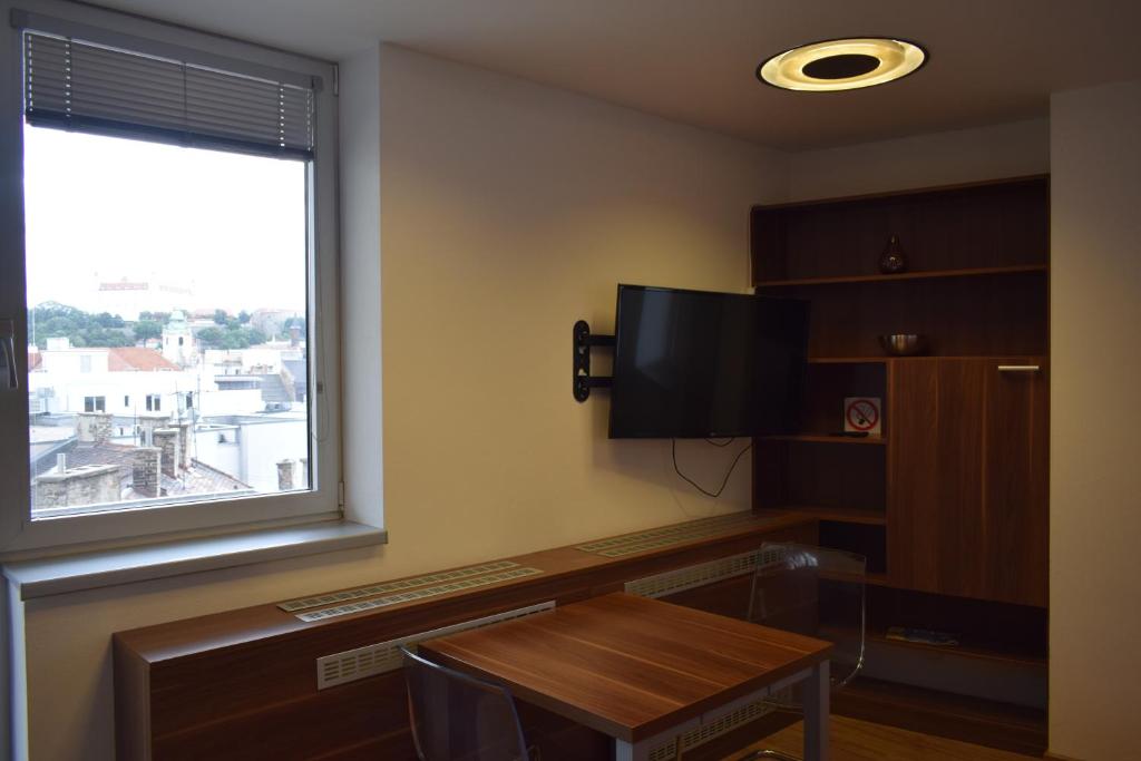 22nd Uprising Square - Apartment With Balcony