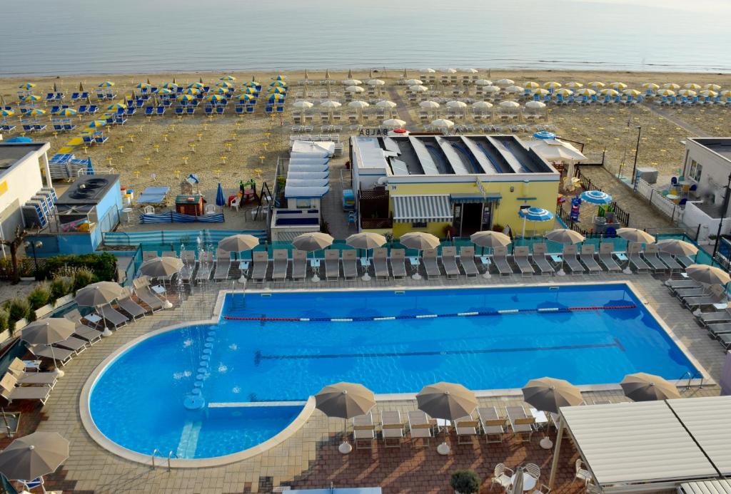 Bazén v ubytování Hotel Lungomare nebo v jeho okolí