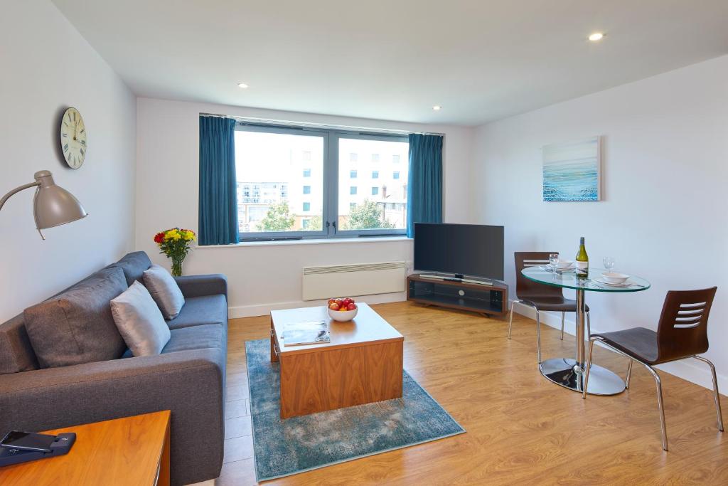 HQ Aparthotel Farnborough - One-Bedroom Apartment