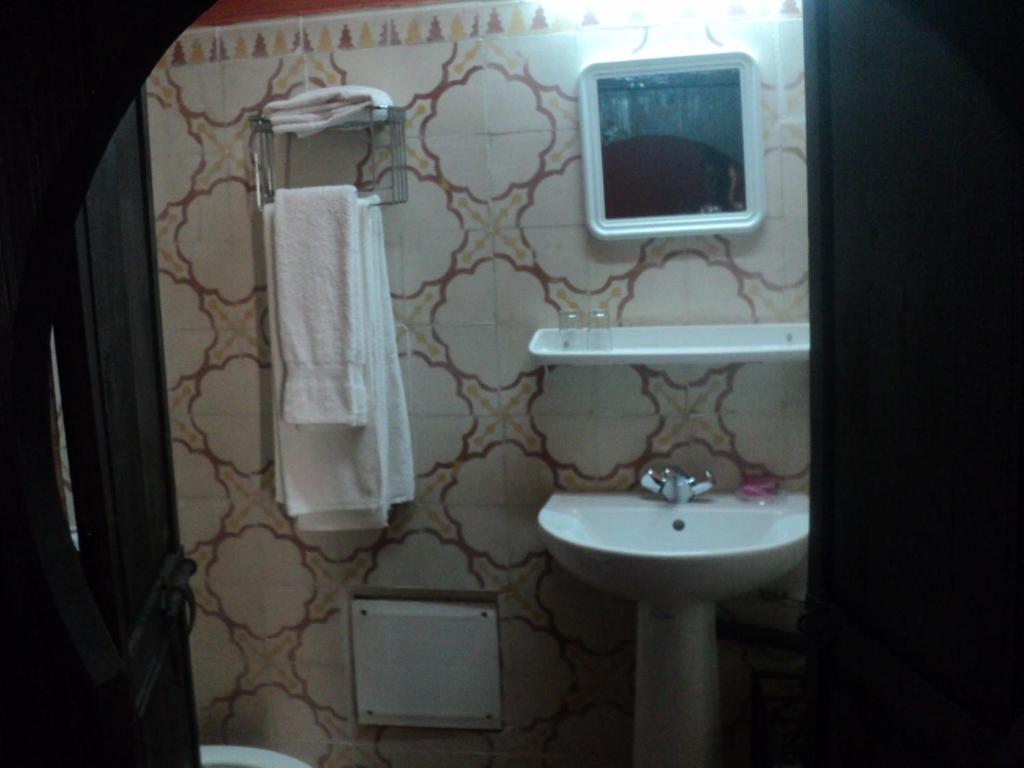 Rose Noire - Standard Triple Room