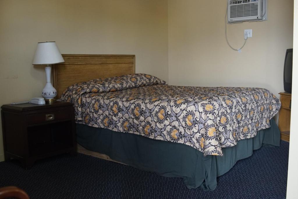 Motel Montreal - Queen Room - No Fumar