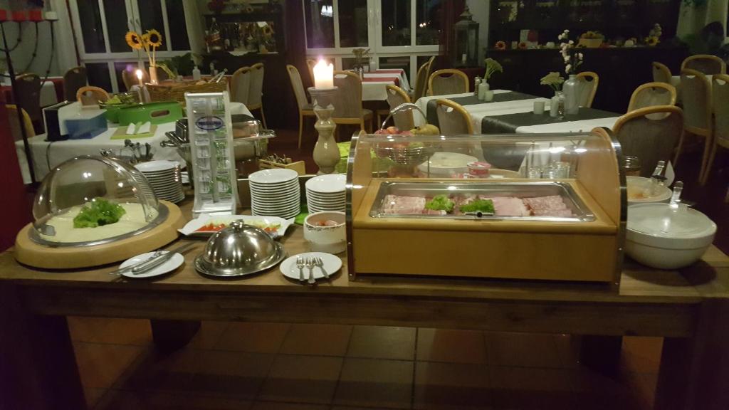 Jídlo v hotelu nebo okolí