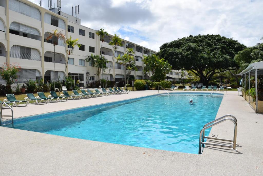 1 Bed Apartment/Condo, Saint James (updated prices 2024)