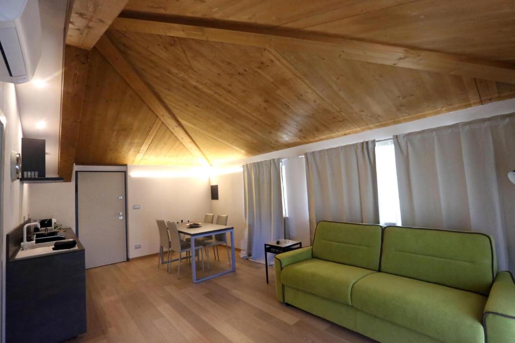 Kuchyň nebo kuchyňský kout v ubytování LA CASCINA DI CARLOTTA 1846 agriturismo