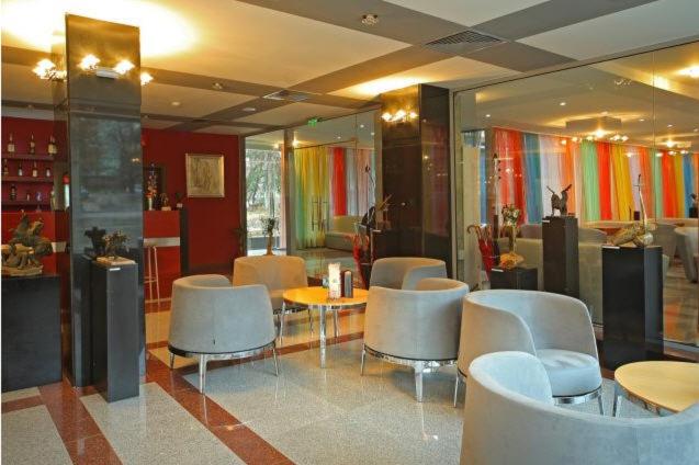 Posezení v ubytování Hotel City Pleven
