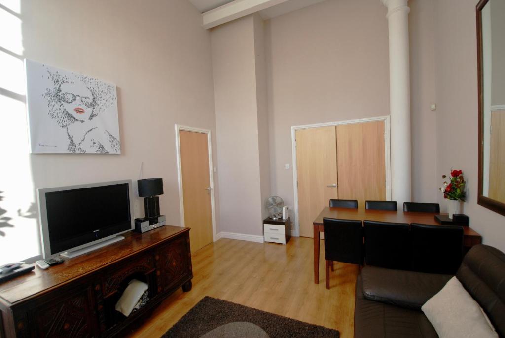 Terracotta - Glasgow City Centre Apartment