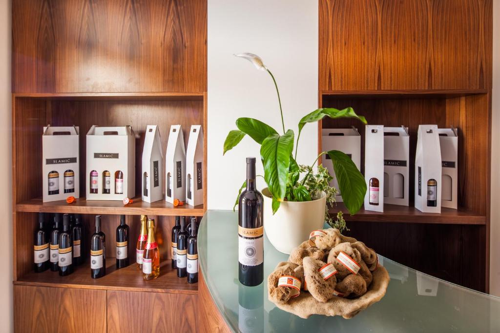Nápoje v ubytování Hotel Borovnik