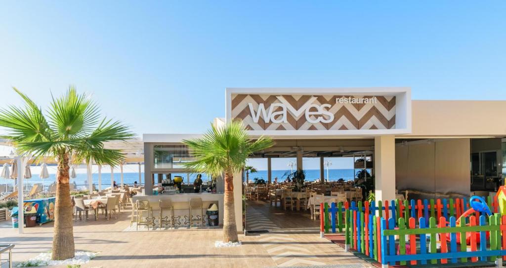 Nespecifikovaný výhled na moře nebo výhled na moře při pohledu z aparthotelu