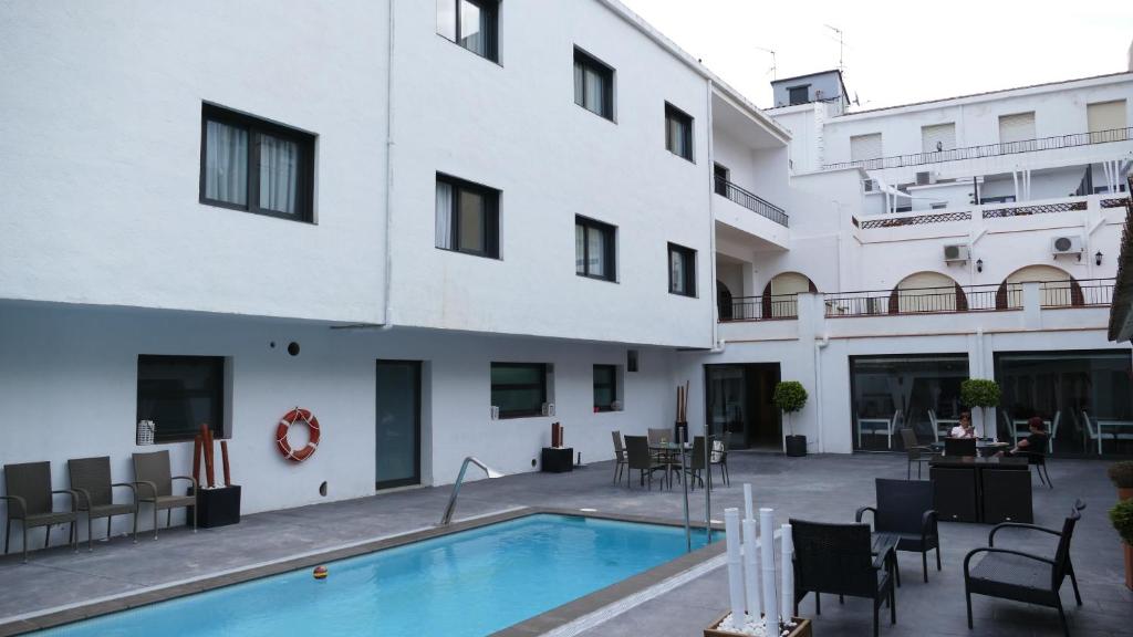 Bazén v ubytování Hotel Salomé nebo v jeho okolí