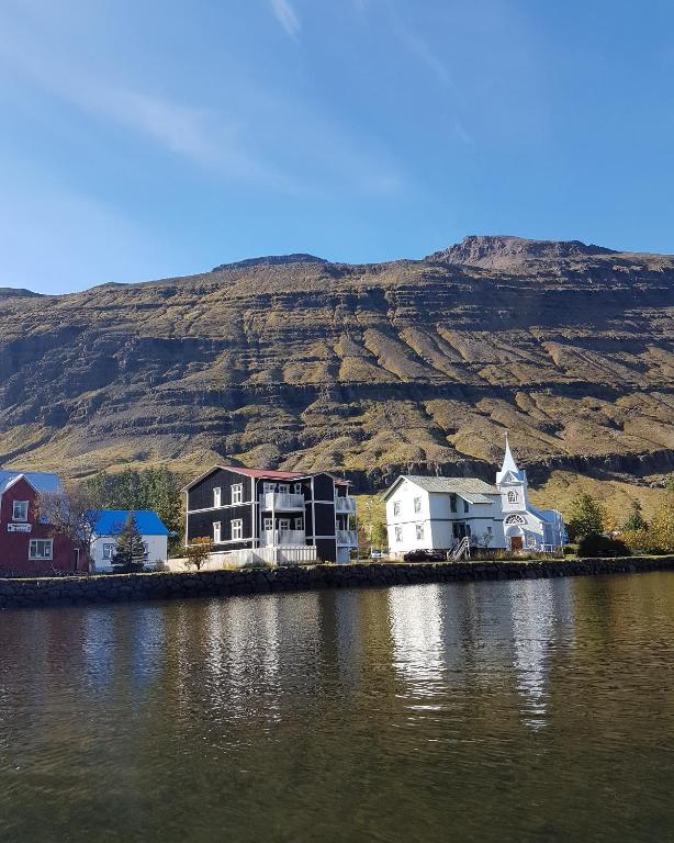 Náttúran í nágrenni gistihússins