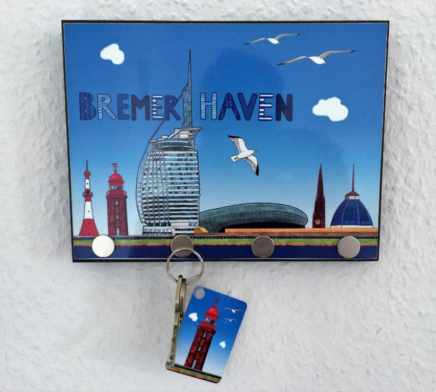 ブレーマーハーフェンにあるFerienwohnung "Krabbe"の異都市の壁掛け式鍵鎖