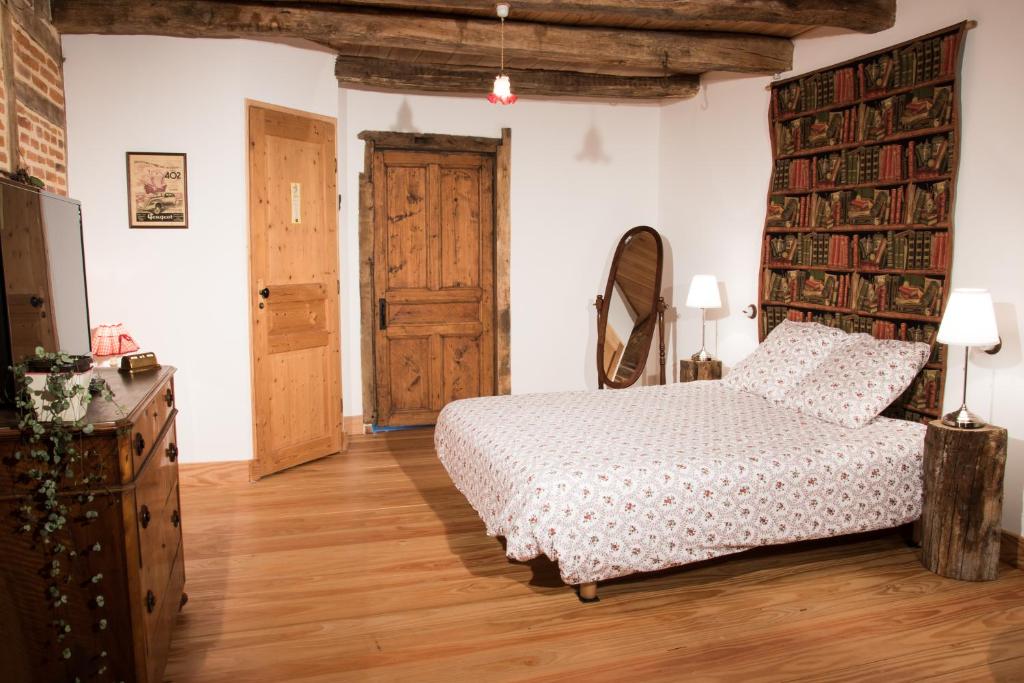 Säng eller sängar i ett rum på Chezlesgoyp