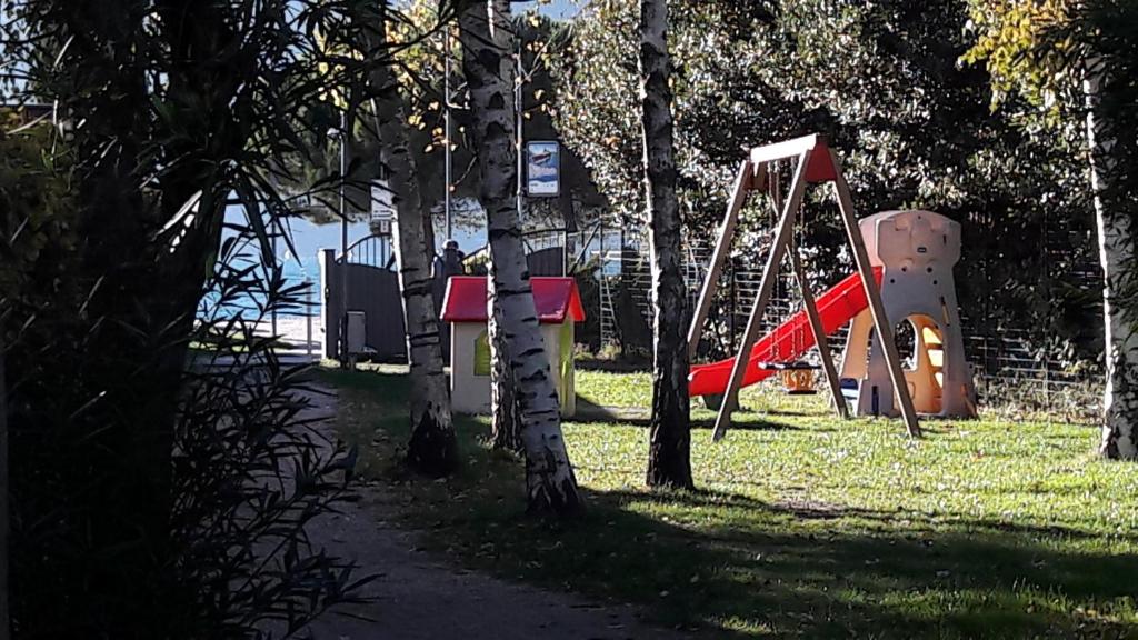 Herní místnost nebo prostor pro děti v ubytování Villa Torbole