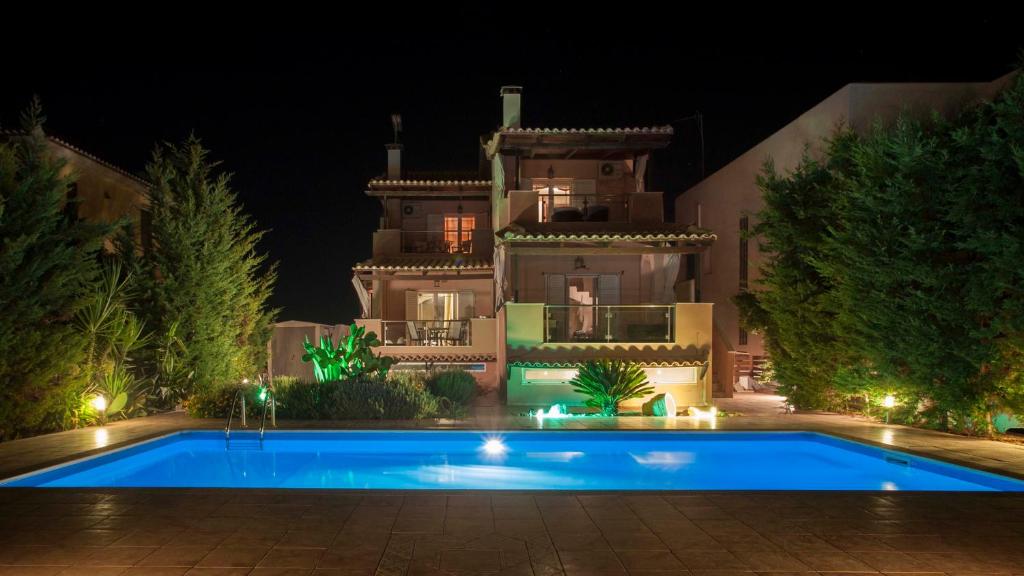 Bazén v ubytování Aegina Villa Kalliopi nebo v jeho okolí