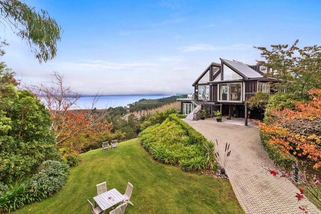 Photo from Acacia Cliffs Lodge in Taupo, Waikato, New Zealand