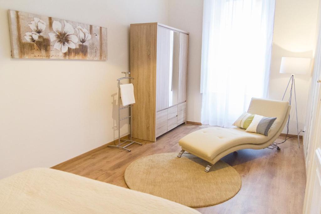Postel nebo postele na pokoji v ubytování Luxury 2BR Apt by the Synagogue