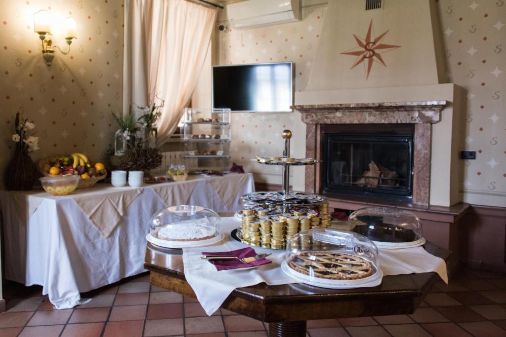 Comida en o cerca de este hotel