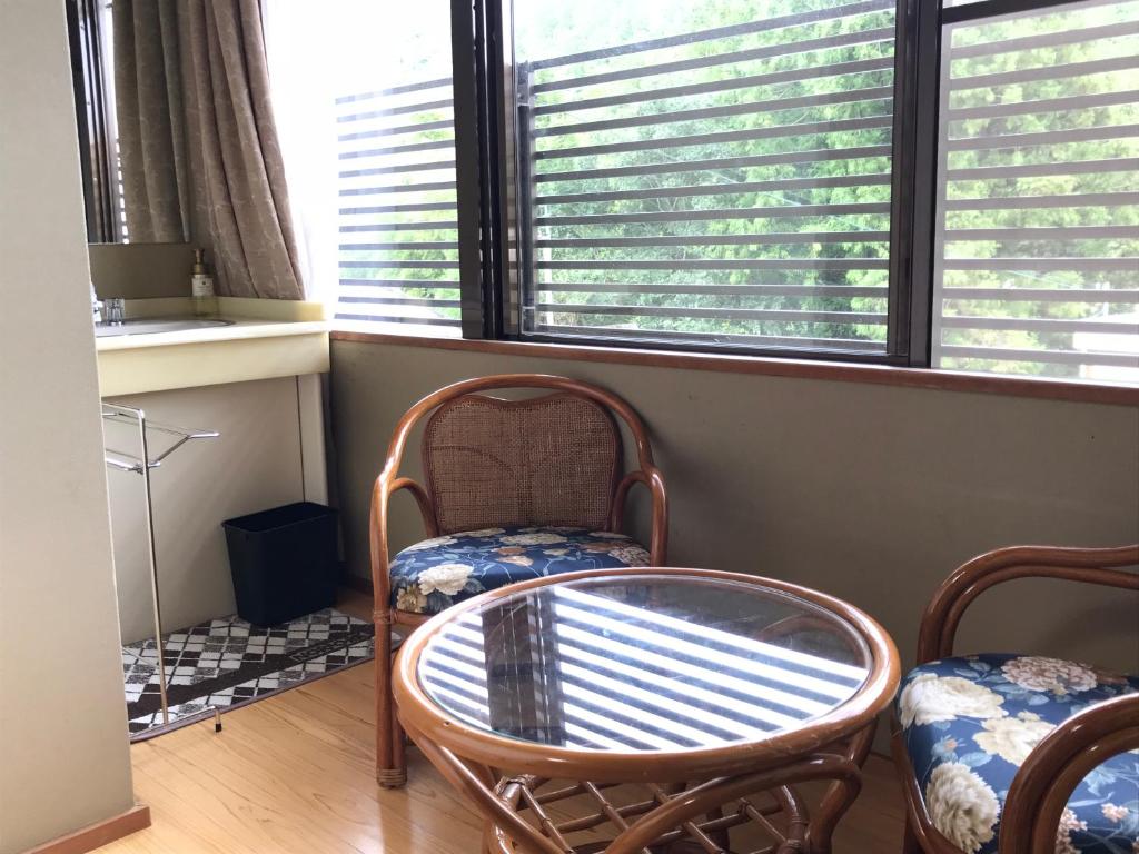 Posezení v ubytování Ryujin Onsen Marui Ryokan