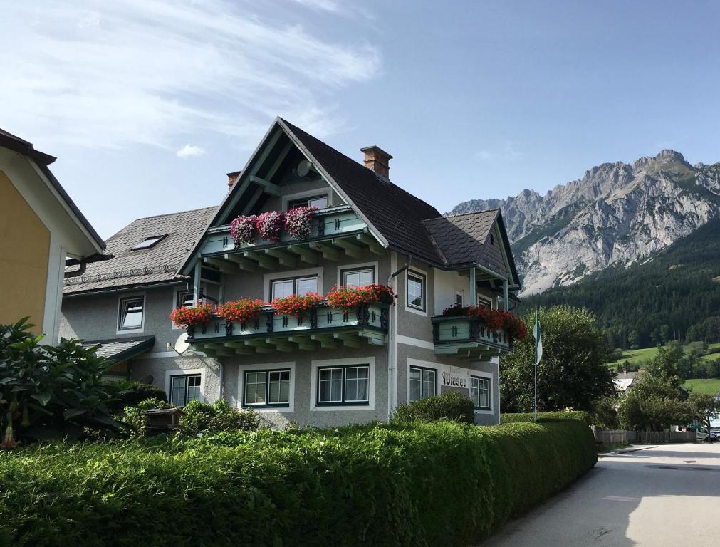 Vue g&eacute;n&eacute;rale sur la montagne ou vue sur la montagne depuis l&#39;appartement