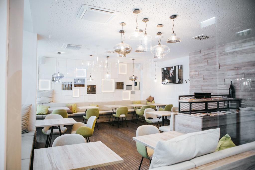 Hotel Schwarzer Bär - Resim 4