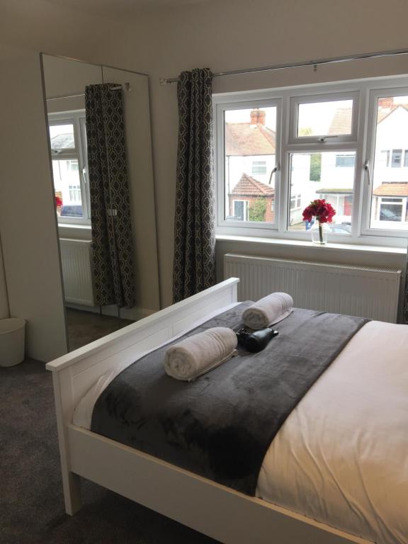 Gallery image of Arma Short Stays 122 - Spacious 3 Bed Oxford House Sleeps 6- FREE PARKNG For 2 Vehicles - Large Garden in Oxford