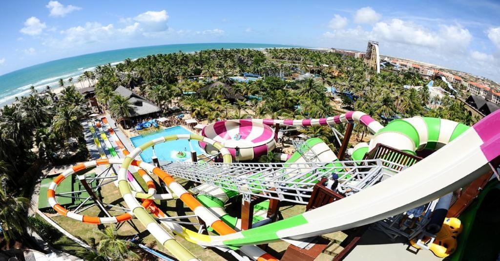  AP CONFORTAVEL NA PRAIA DO FUTURO FORTALEZA DE 150m 3 QUARTOS 2 SUITES PARA 12 PESSOAS