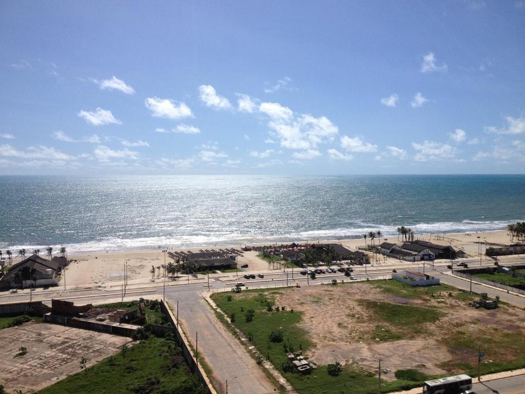  AP CONFORTAVEL NA PRAIA DO FUTURO FORTALEZA DE 150m 3 QUARTOS 2 SUITES PARA 12 PESSOAS