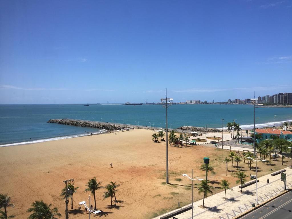  AP CONFORTAVEL NA PRAIA DO FUTURO FORTALEZA DE 150m 3 QUARTOS 2 SUITES PARA 12 PESSOAS