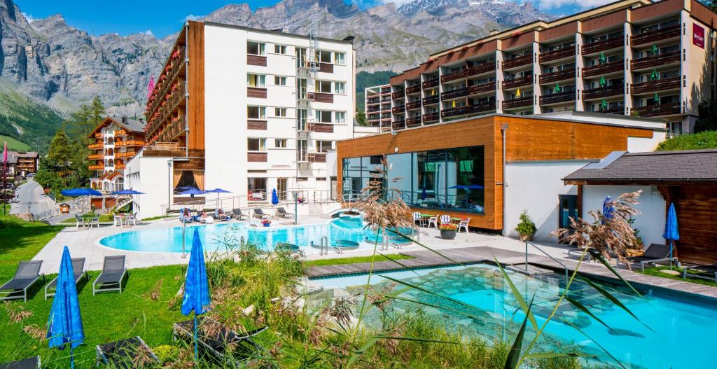 Nespecifikovaný výhled na hory nebo výhled na hory při pohledu z hotelu