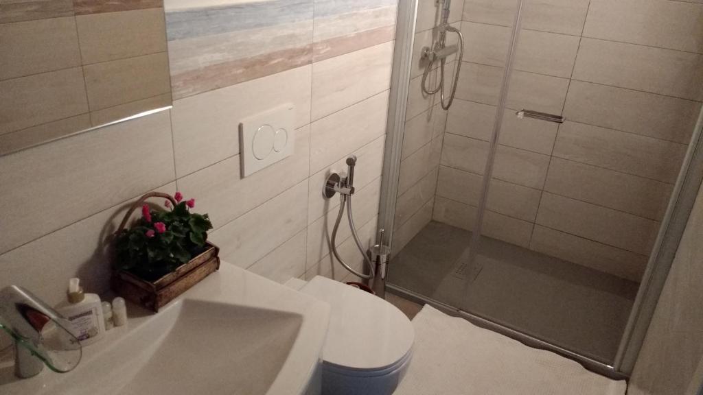 Koupelna v ubytování CastelCharme b&b