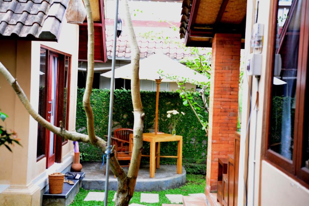 Patio nebo venkovní prostory v ubytování Griya Sriwedari