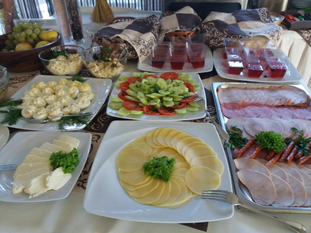 Jídlo v aparthotelu nebo okolí