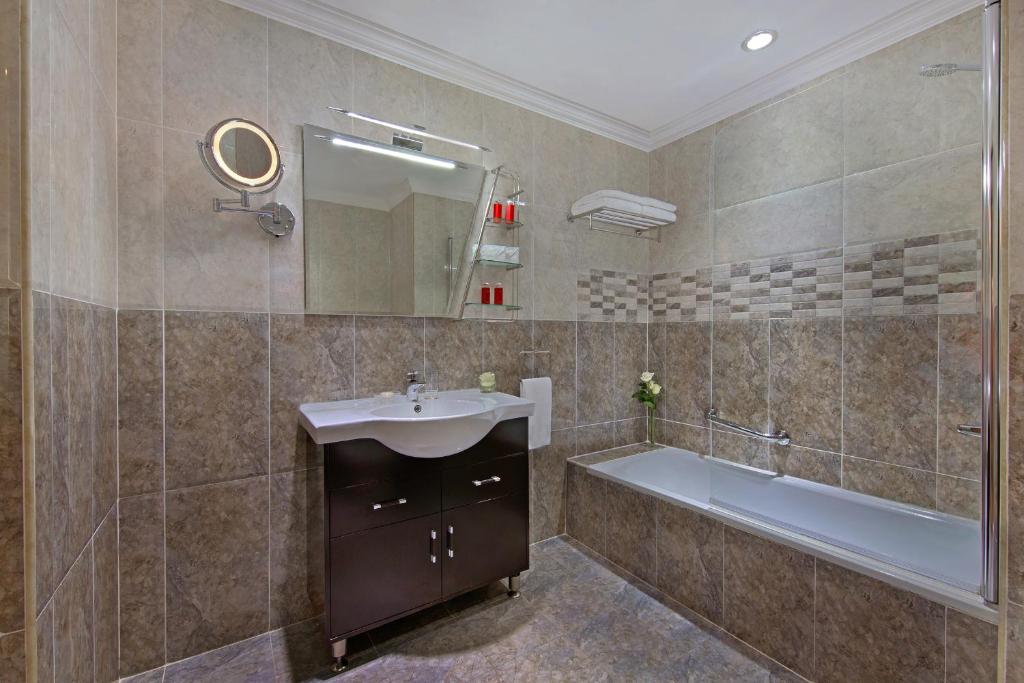 Bagno di Ezdan Hotel, Residences