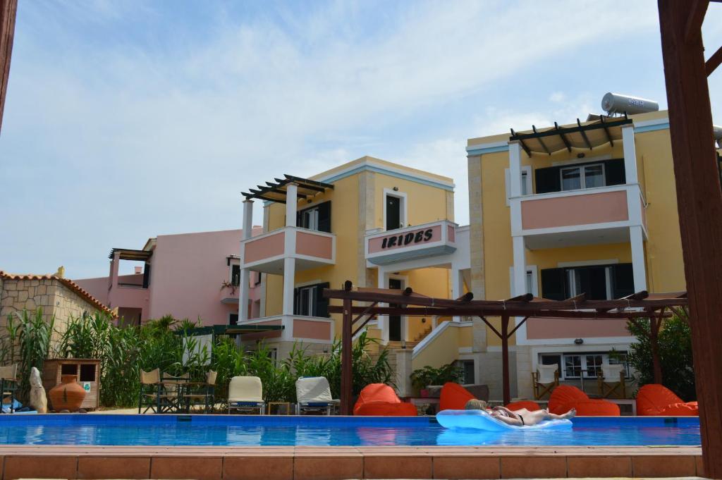 The swimming pool at or close to Irides