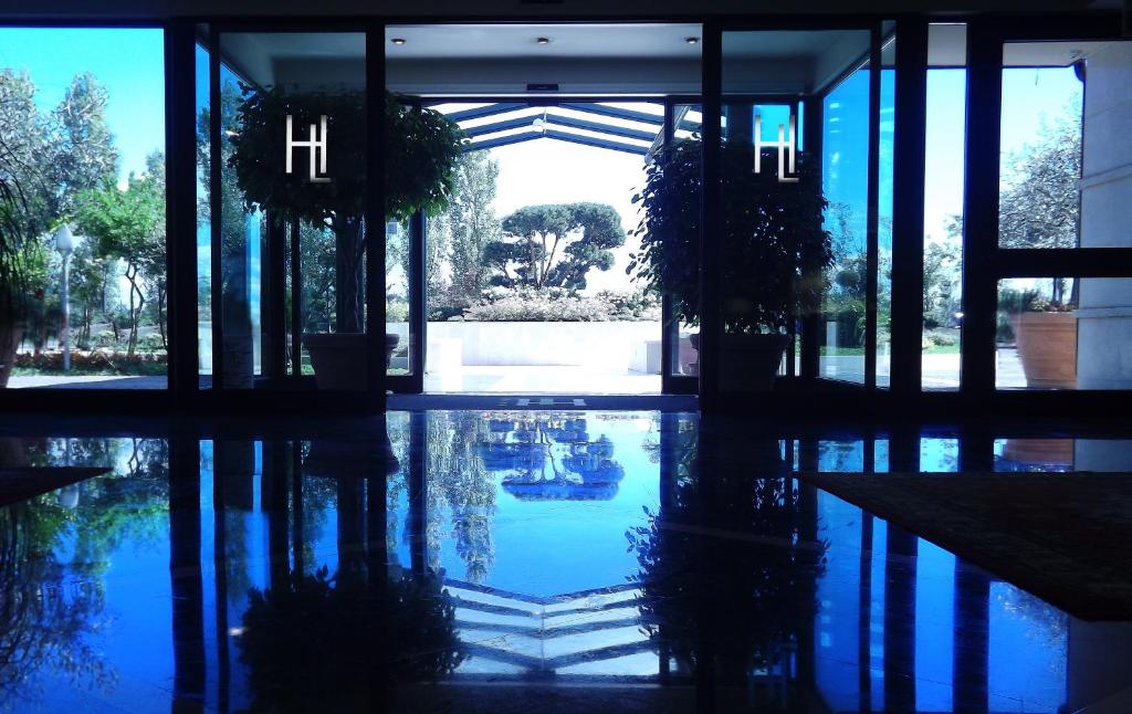 Bazén v ubytování Hotel Liola' nebo v jeho okolí