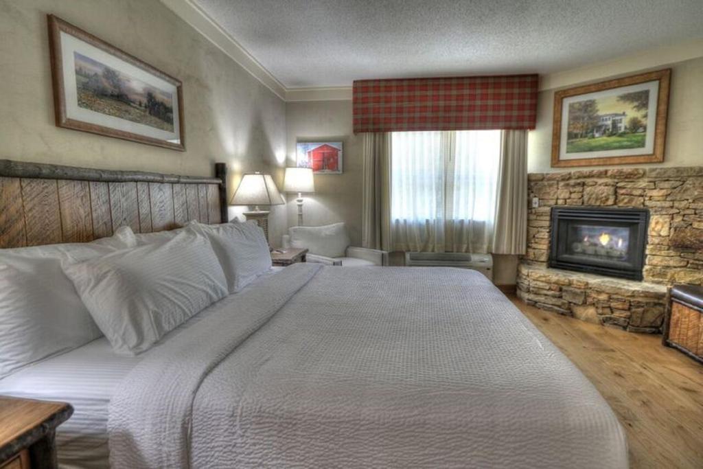Lodge at Five Oaks Pigeon Forge - Sevierville photo