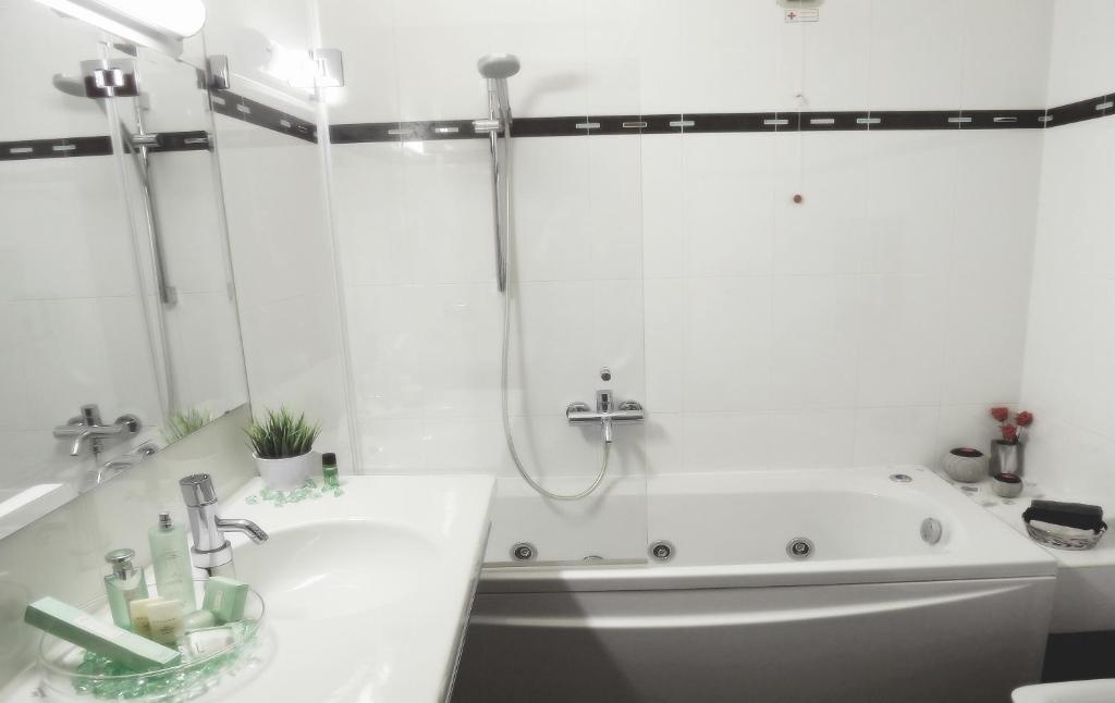 Koupelna v ubytování Hotel Liola'