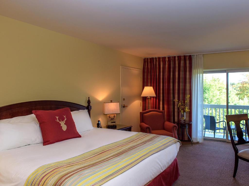 Postel nebo postele na pokoji v ubytování Deerhurst Resort