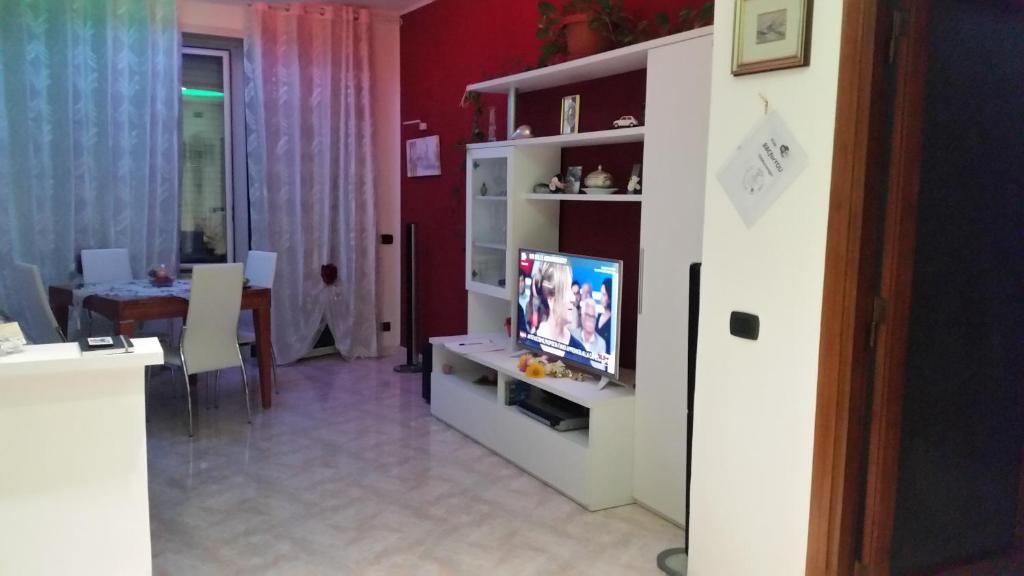Telewizja i/lub zestaw kina domowego w obiekcie BBCinecitta4YOU