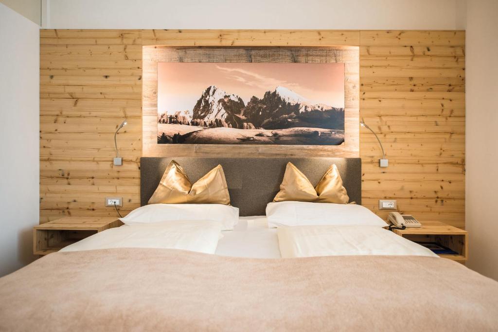 Postel nebo postele na pokoji v ubytování Hotel Kranebitt B&B