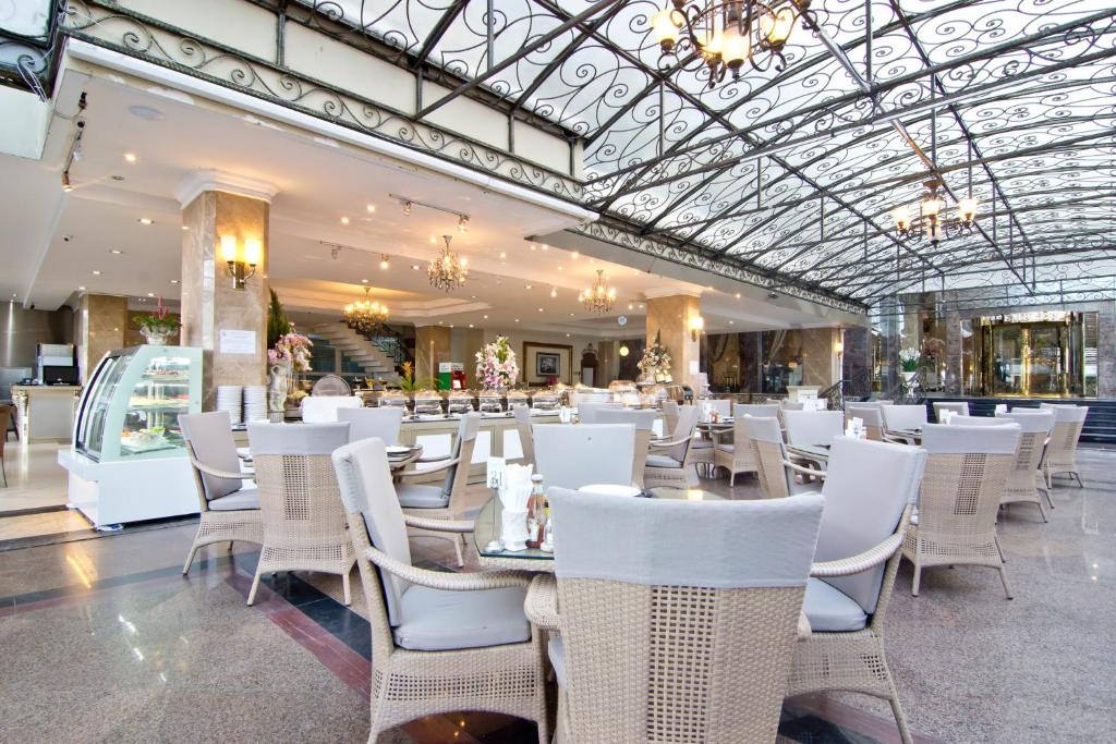 LK The Empress - Resim 3