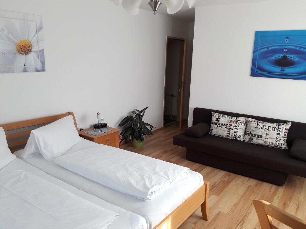 Fotografia z galérie ubytovania Gasthof-Pension Silvia v destinácii Haibach ob der Donau