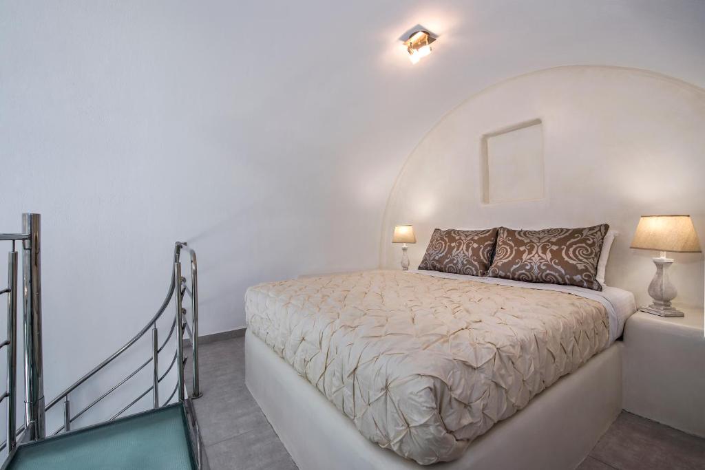 Postel nebo postele na pokoji v ubytování Felicity Luxury Villas